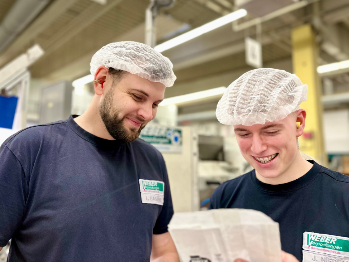 Ausbildung zum_zur Maschinen Anlagenfuehrer in bei Weber Verpackungen