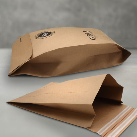 nachhaltige Versandtasche Send Bag mit Seitenfalte als individuelle Verpackung von Weber Verpackungen